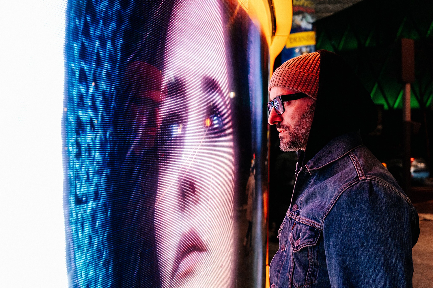 GREG KOZO kehrt mit „Reviens“ feat La Montespan zurück – sinnlicher Electro-Pop trifft französische Poesie und erotisches Musikvideo