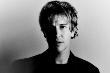 TOM ODELL berührt mit neuer Single "Don’t Let Me Go" und kündigt große Tour an