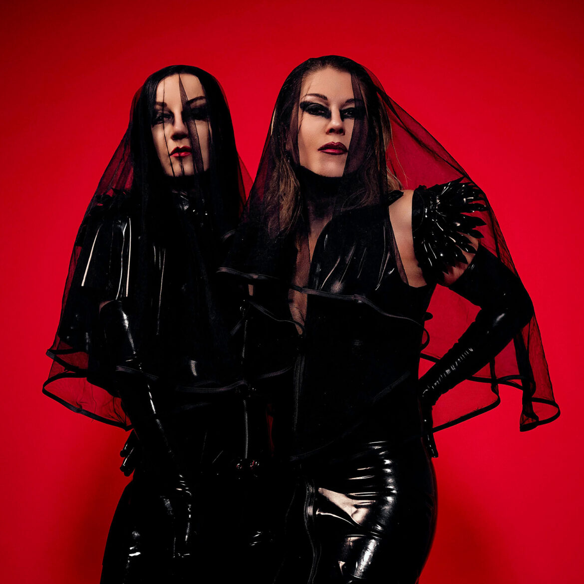 VAMPYROS LESBOS veröffentlichen Debütalbum „Vi per Sanguinem“ – Mystik und Elektronik vereint