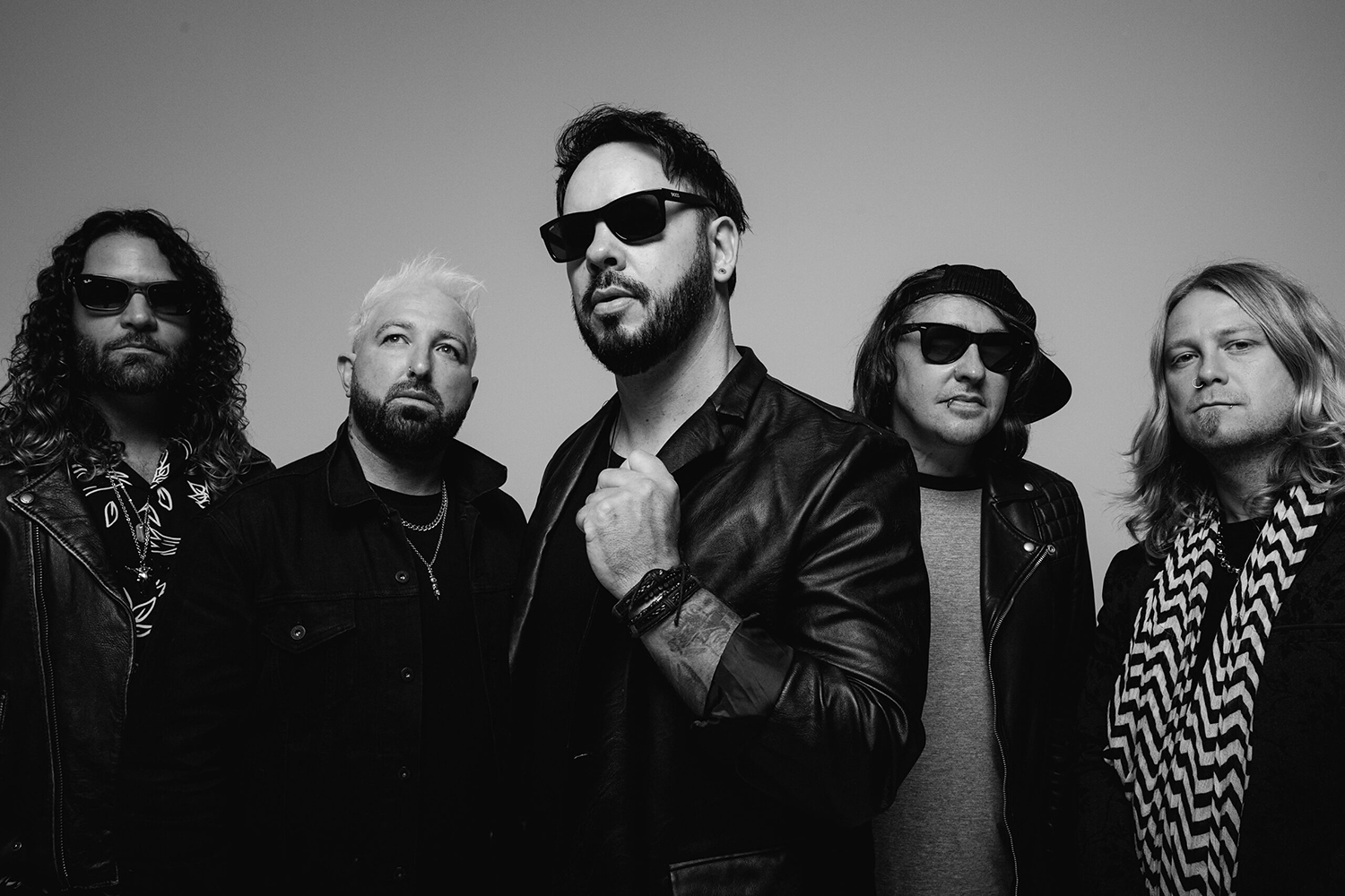 THOSE DAMN CROWS: Video zu "The Night Train" veröffentlicht - Neues Album "God Shaped Hole" erscheint am 11. April