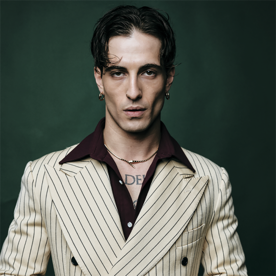 DAMIANO DAVID öffnet die Tür zu seiner Seele: Neue Single „Voices“ kündigt Soloalbum „Funny Little Fears“ an