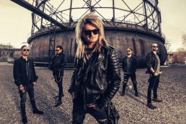KISSIN’ DYNAMITE zünden mit neuem Album „Back With A Bang“ und spektakulärem Musikvideo die nächste Rock-Rakete