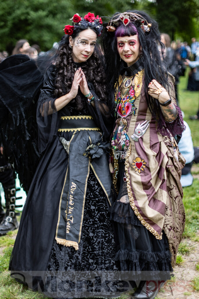 Fotos: VIKTORIANISCHES PICKNICK Teil 2, 32. Wave-Gotik-Treffen (WGT), 06.06.2025