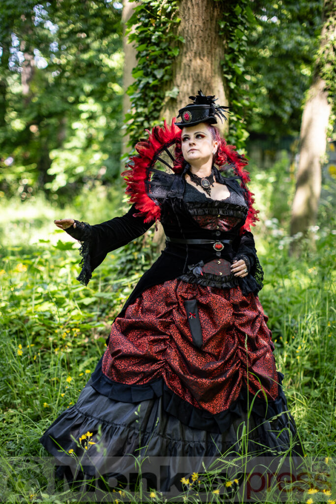 Fotos: VIKTORIANISCHES PICKNICK Teil 2, 32. Wave-Gotik-Treffen (WGT), 06.06.2025