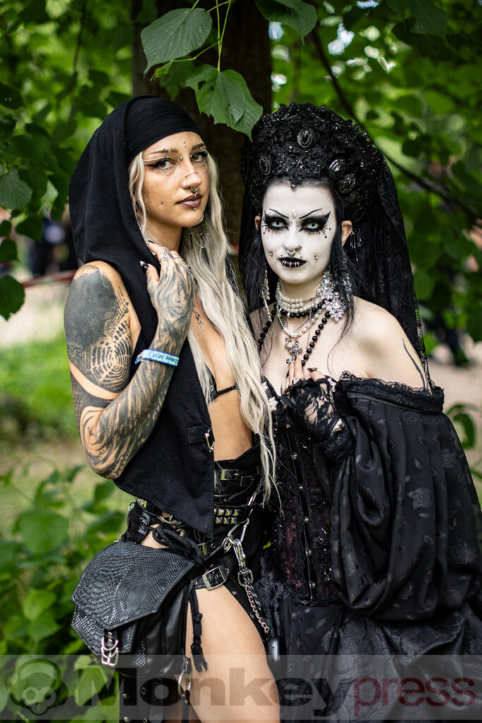 Fotos: VIKTORIANISCHES PICKNICK Teil 2, 32. Wave-Gotik-Treffen (WGT), 06.06.2025
