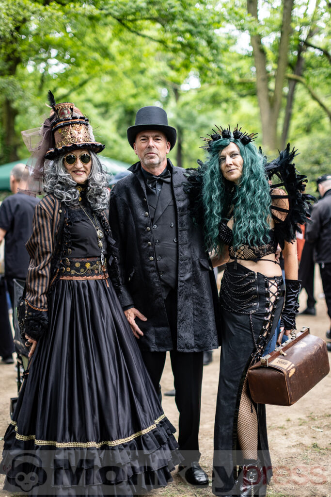 Fotos: VIKTORIANISCHES PICKNICK Teil 2, 32. Wave-Gotik-Treffen (WGT), 06.06.2025
