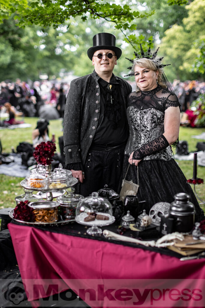 Fotos: VIKTORIANISCHES PICKNICK Teil 2, 32. Wave-Gotik-Treffen (WGT), 06.06.2025