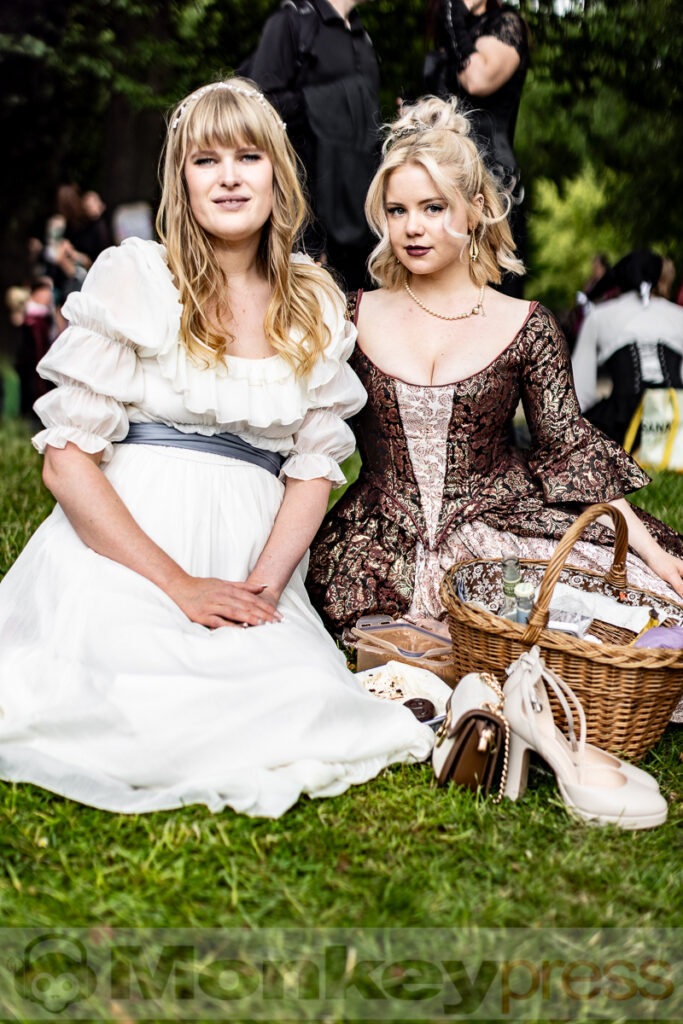 Fotos: VIKTORIANISCHES PICKNICK Teil 2, 32. Wave-Gotik-Treffen (WGT), 06.06.2025