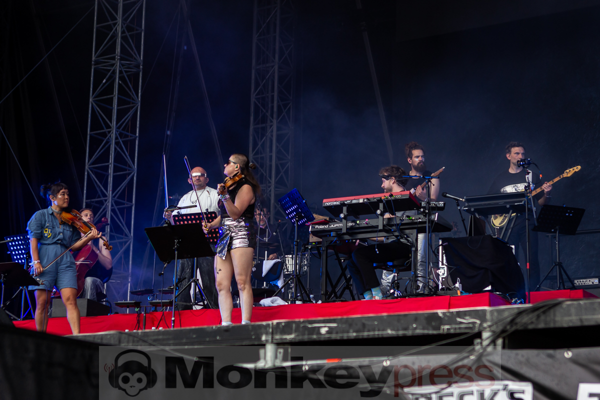 Jan BÃ¶hmermann und das Rundfunk-Tanzorchester Ehrenfeld, © Markus Hillgärtner