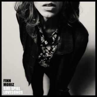 FINN MORITZ zwischen Schatten und Sehnsucht – „Wölfe“ gibt Vorgeschmack auf Debütalbum „Siri, spiel Lovesongs“