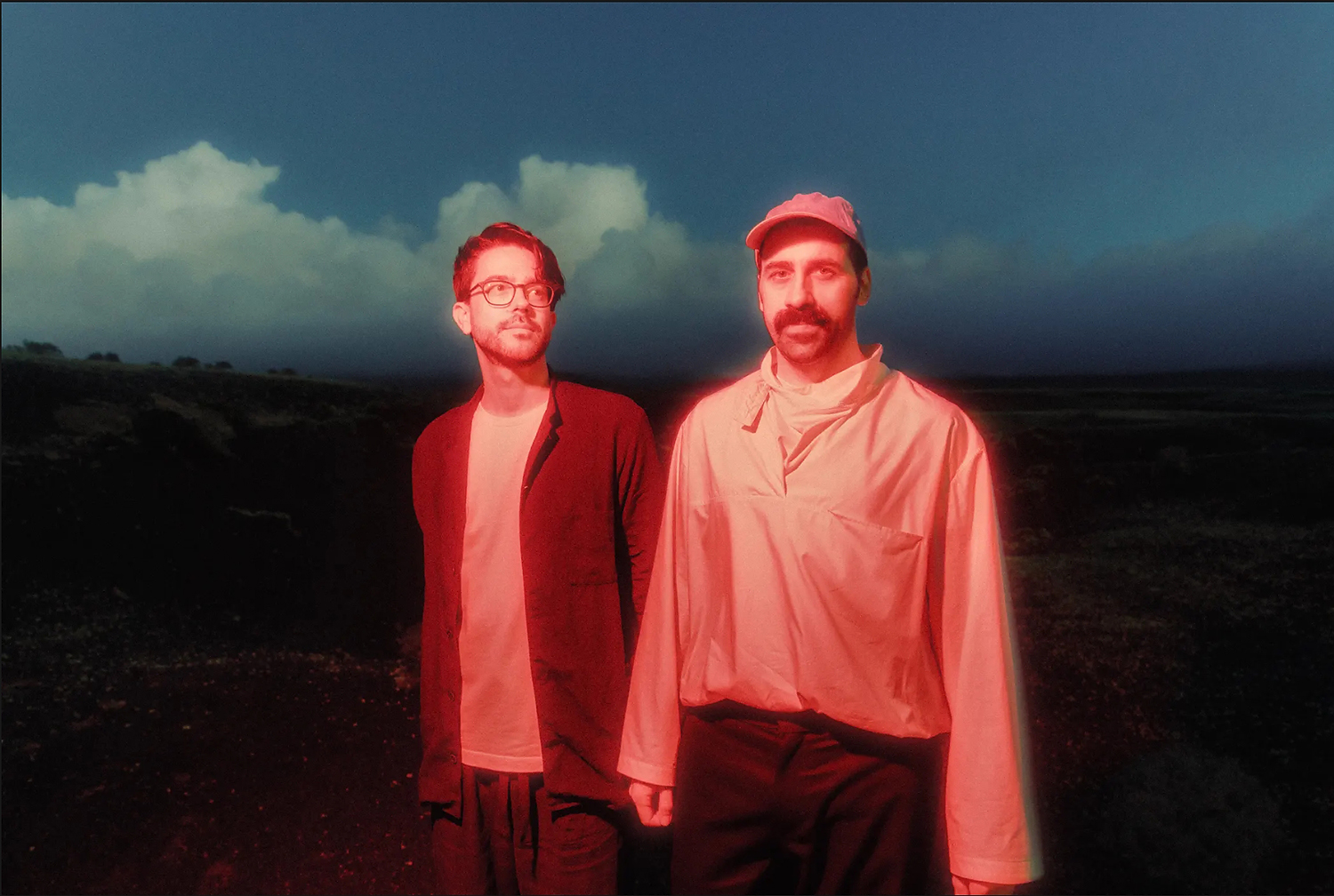 GRANDBROTHERS enthüllen hypnotisches Musikvideo zu „We Collide“ – ein visueller Sturm der Emotionen GRANDBROTHERS enthüllen hypnotisches Musikvideo zu „We Collide“ – ein visueller Sturm der Emotionen