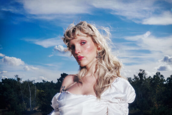 MIA MORGAN präsentiert Musikvideo zu „Ein Herz aus Gold und Rosen“ & ist im Herbst auf „Silber, Gold und Rosen“-Tour