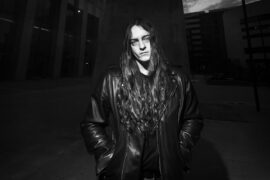 Krieg der Klänge: PERTURBATOR entfesselt "Apocalypse Now" – neues Video, Album Age of Aquarius & große Europa-Tour angekündigt