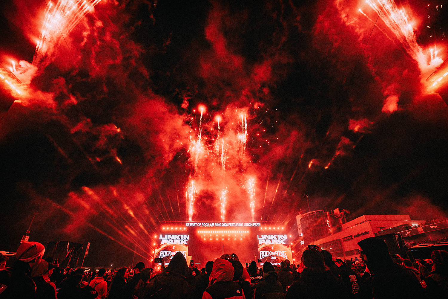 LINKIN PARK feiern gigantisches Comeback: 2026 live als erster Headliner bei ROCK AM RING angekündigt! LINKIN PARK feiern gigantisches Comeback: 2026 live als erster Headliner bei ROCK AM RING angekündigt!