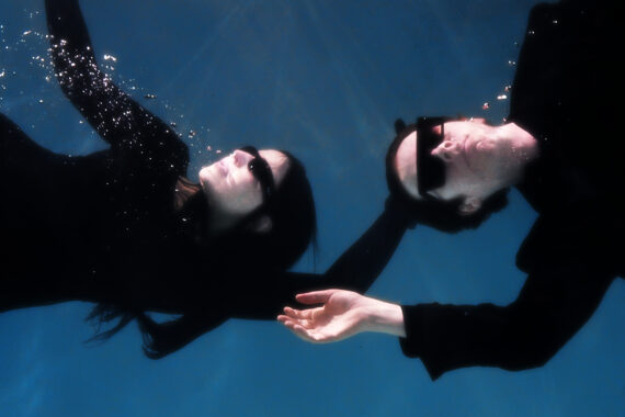 Das australische Duo VOWWS kündigt mit „SHUDDER“ ihr neues Album „I'll Fill Your House With an Army“ an
