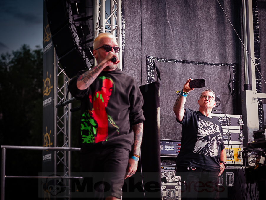 CAT RAPES DOG @ EASTSIDE FESTIVAL 2025 © Alf Urbschat