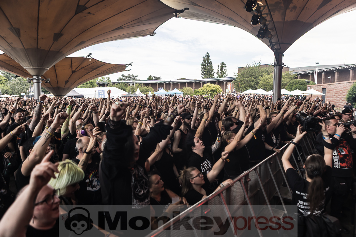 Fotos: AMPHI FESTIVAL 2025 – Impressionen Sonntag Fotos: AMPHI FESTIVAL 2025 – Impressionen Sonntag