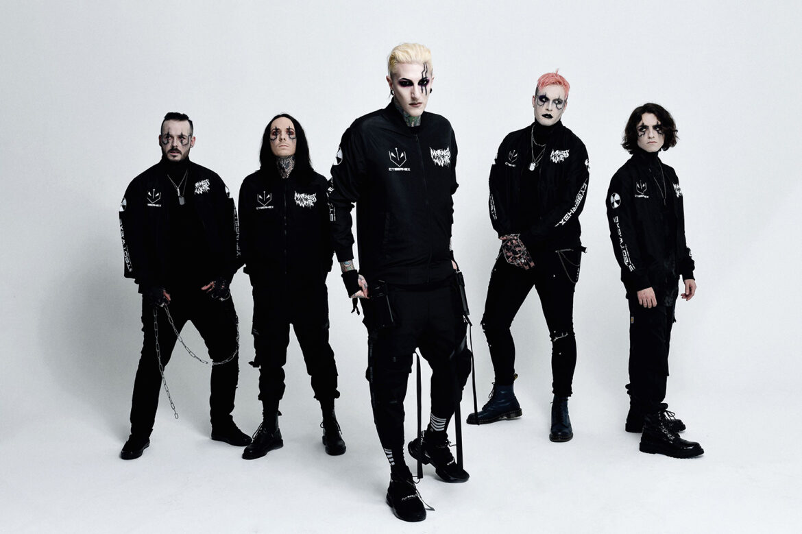 Bist du bereit für die Nacht? MOTIONLESS IN WHITE werden euch 2026 auf eine epische Reise durch Schatten, Schmerz & Soundgewalt führen!
