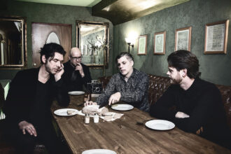 GOLDEN APES öffnen mit „Stranger (When I Left)“ ein neues Kapitel – albtraumhaft-schöne Prophezeiung in Form eines neuen Albums für 2026