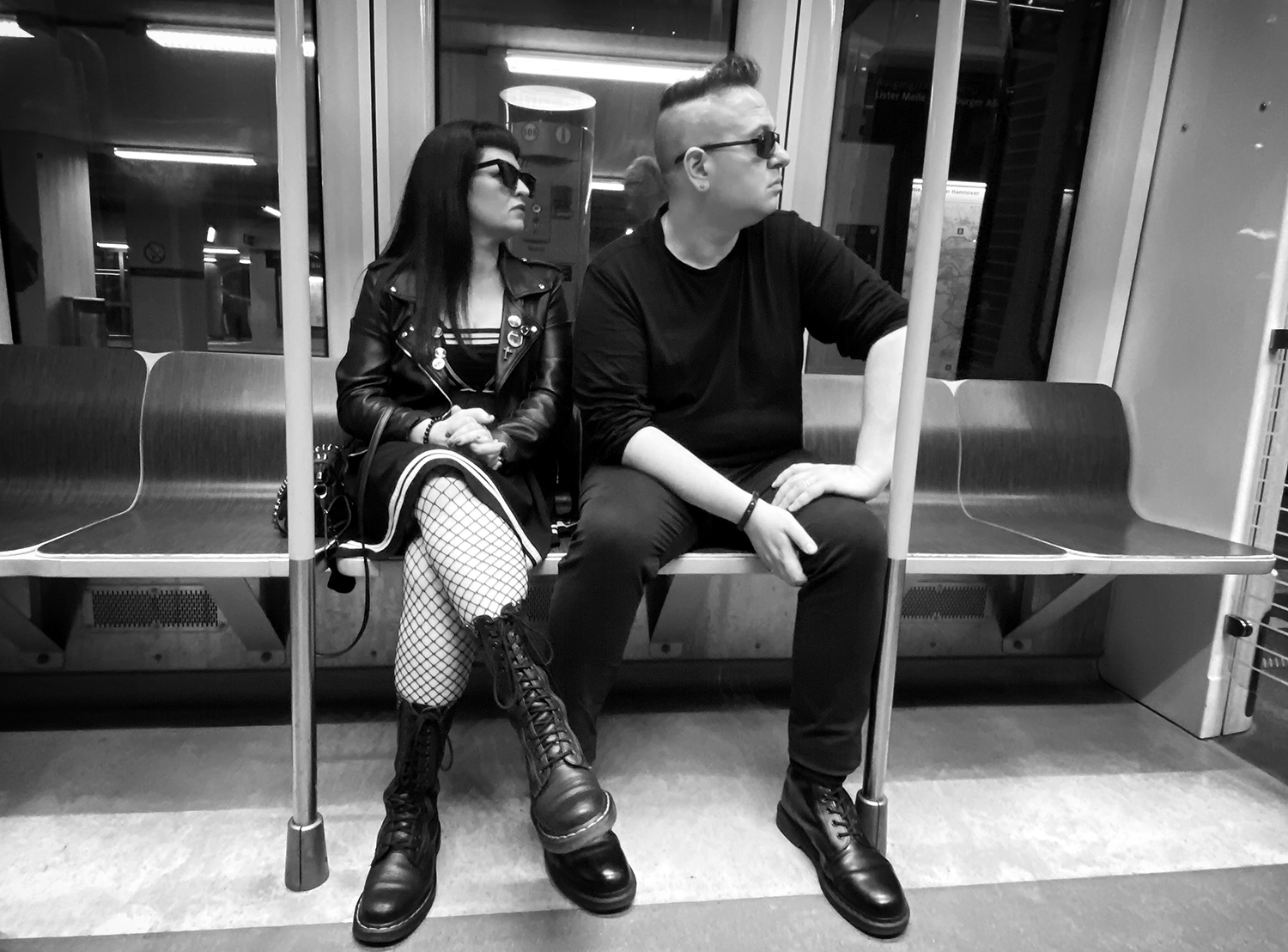 DARK MINIMAL PROJECT präsentieren Video-Single „Schlafen“ – Bonus-Track zu ihrem neuen Album Pleasure Is A Sin