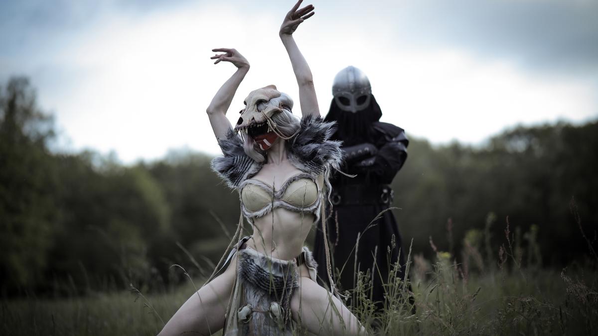 EIHWAR entfesseln neue Single „Hugrheim“ – nordischer Folk trifft auf Industrial-Ekstase