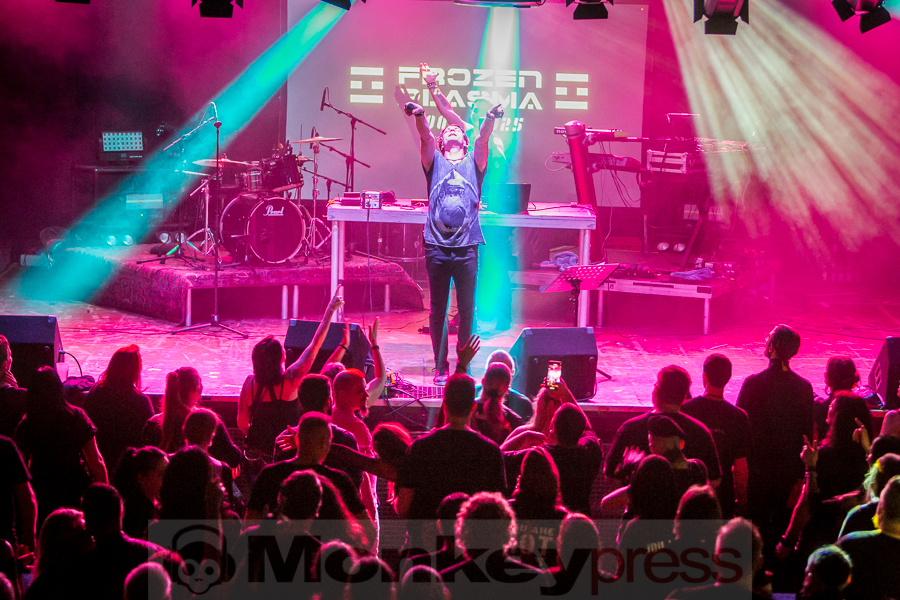 Fotos und Setlist: DARK VOID FESTIVAL 25 - Lindau, Club Vaudeville (13.09.2025)