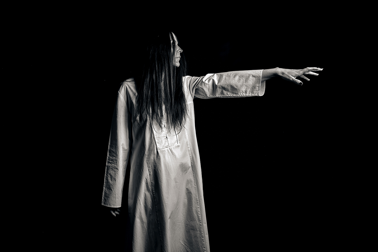 COLD IN BERLIN veröffentlichen „The Stranger“ – düstere Eleganz zwischen Doom, Goth und Sci-Fi-Synth