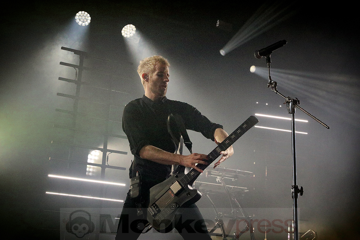 Pendulum © Sandro Griesbach