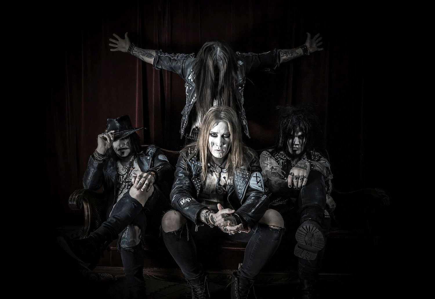 SISTER eröffnen den „Tanz der Toten“ – neues Album „The Way We Fall“ erscheint im November SISTER eröffnen den „Tanz der Toten“ – neues Album „The Way We Fall“ erscheint im November