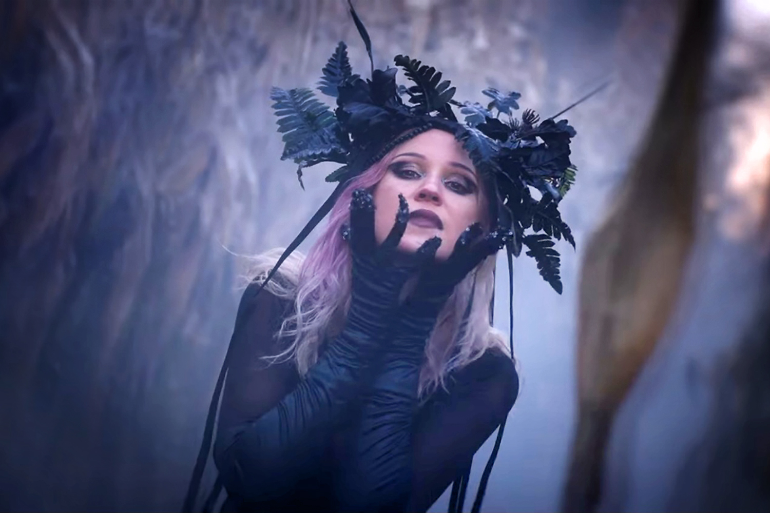 AGNIS veröffentlicht verführerische neue Dark-Pop-Single „Wicked Witch“ – auch als ESC-Beitrag eingereicht AGNIS veröffentlicht verführerische neue Dark-Pop-Single „Wicked Witch“ – auch als ESC-Beitrag eingereicht