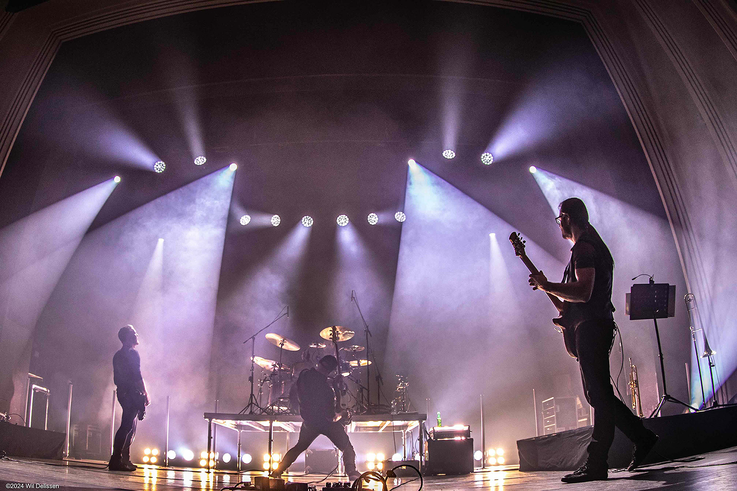 LONG DISTANCE CALLING  veröffentlichen „Hazard“ – neue Liveversion eröffnet den Blick auf „Live At Lichtburg“