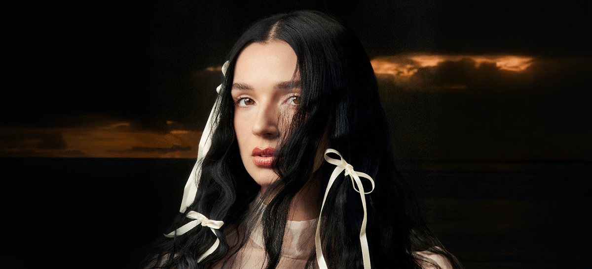 POPPY läutet 2026 mit ihrem neuen Album „Empty Hands“ ein und präsentiert die Single „Bruised Sky“