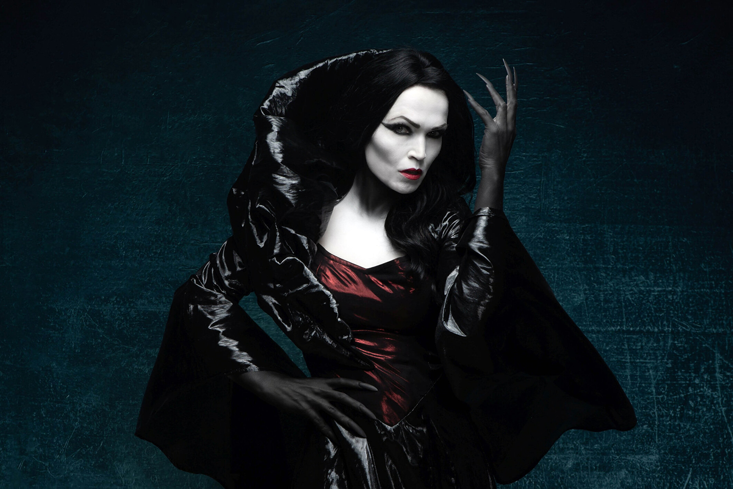 TARJA vereint ihre „dunklen Weihnachtsalben“ im neuen Konzeptwerk – Single „Dark Christmas“ erscheint erneut als Appetithappen