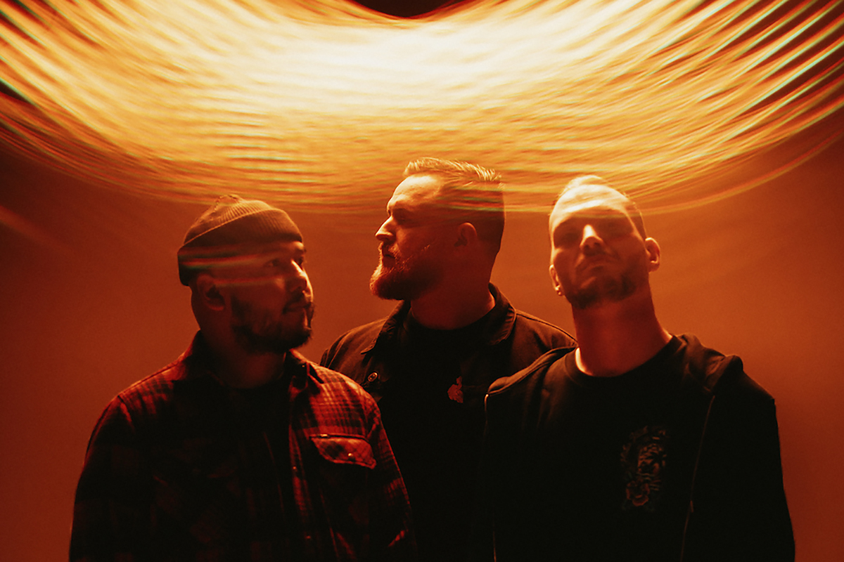 URNE kündigen neues Album Setting Fire To The Sky an und veröffentlichen Single „The Spirit, Alive“