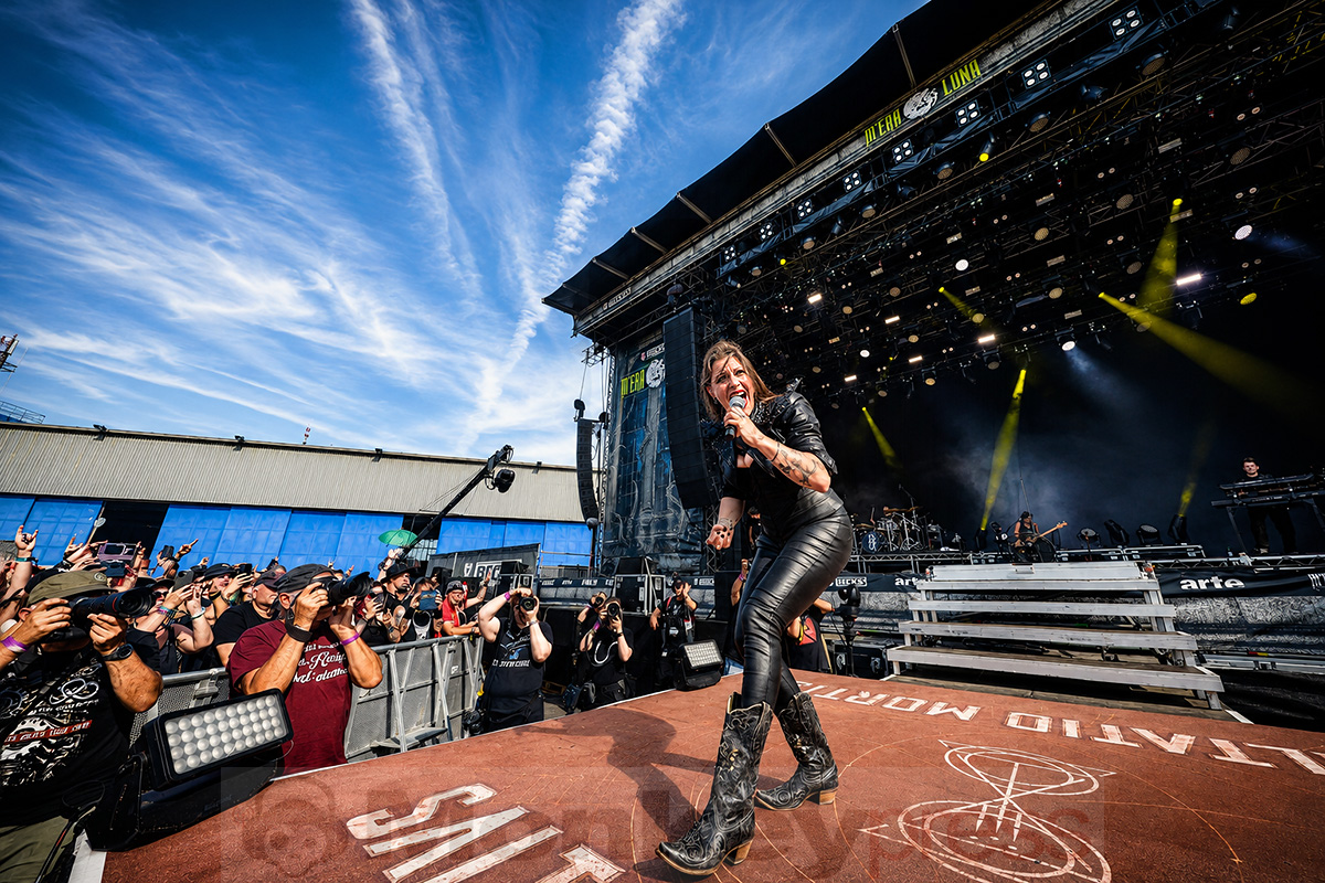 Floor Jansen at M’era Luna 2026 © Sandro Griesbach