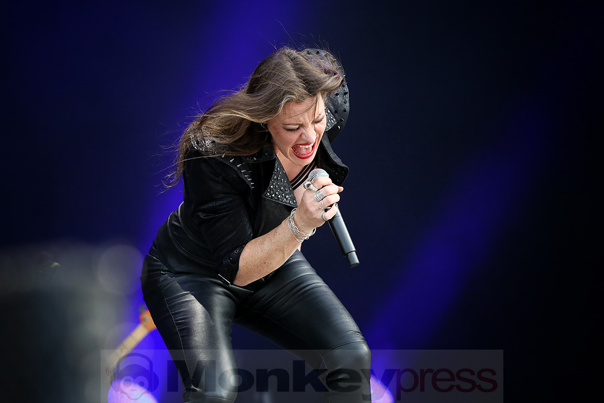 Floor Jansen at M’era Luna 2026 © Sandro Griesbach